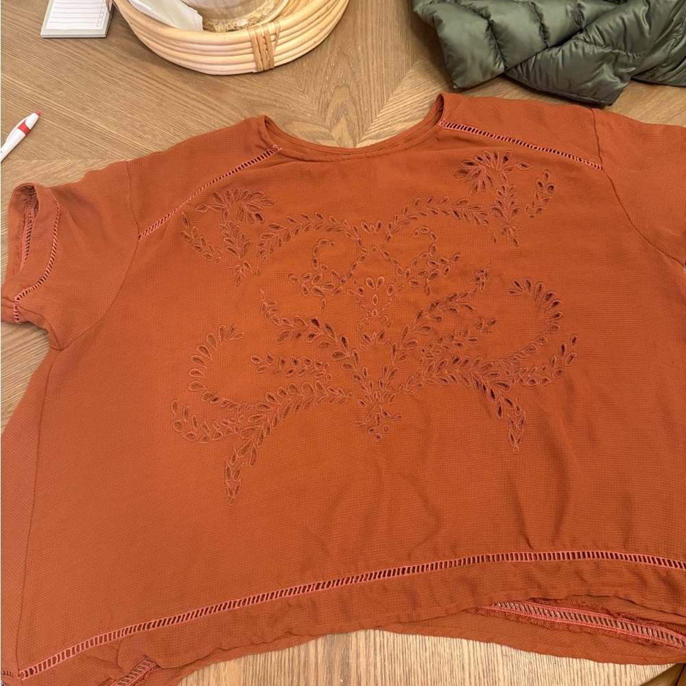 Moon River Brown and Orange Asymmetrical Boxy Short Sleeve Tee
